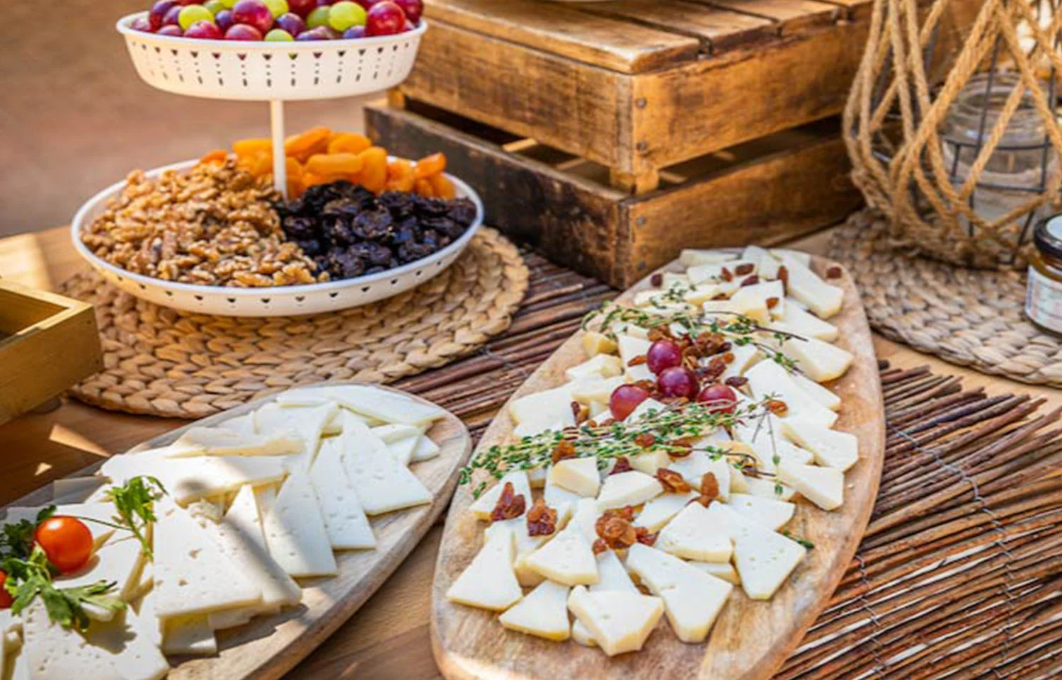 Tabla de quesos para evento de empresa en Granada realizado por La Mamunia Catering