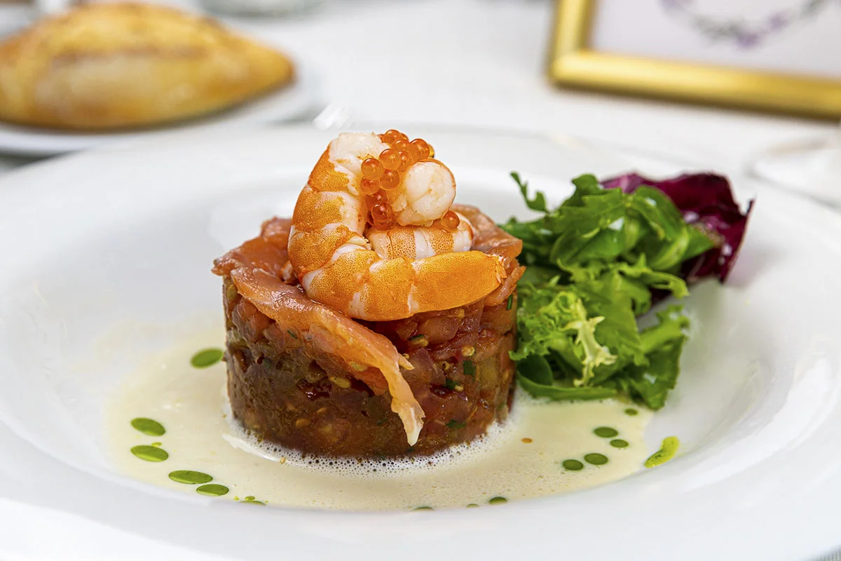 Tarta de atún para eventos Plato de tartar realizado para eventos en La mamunia