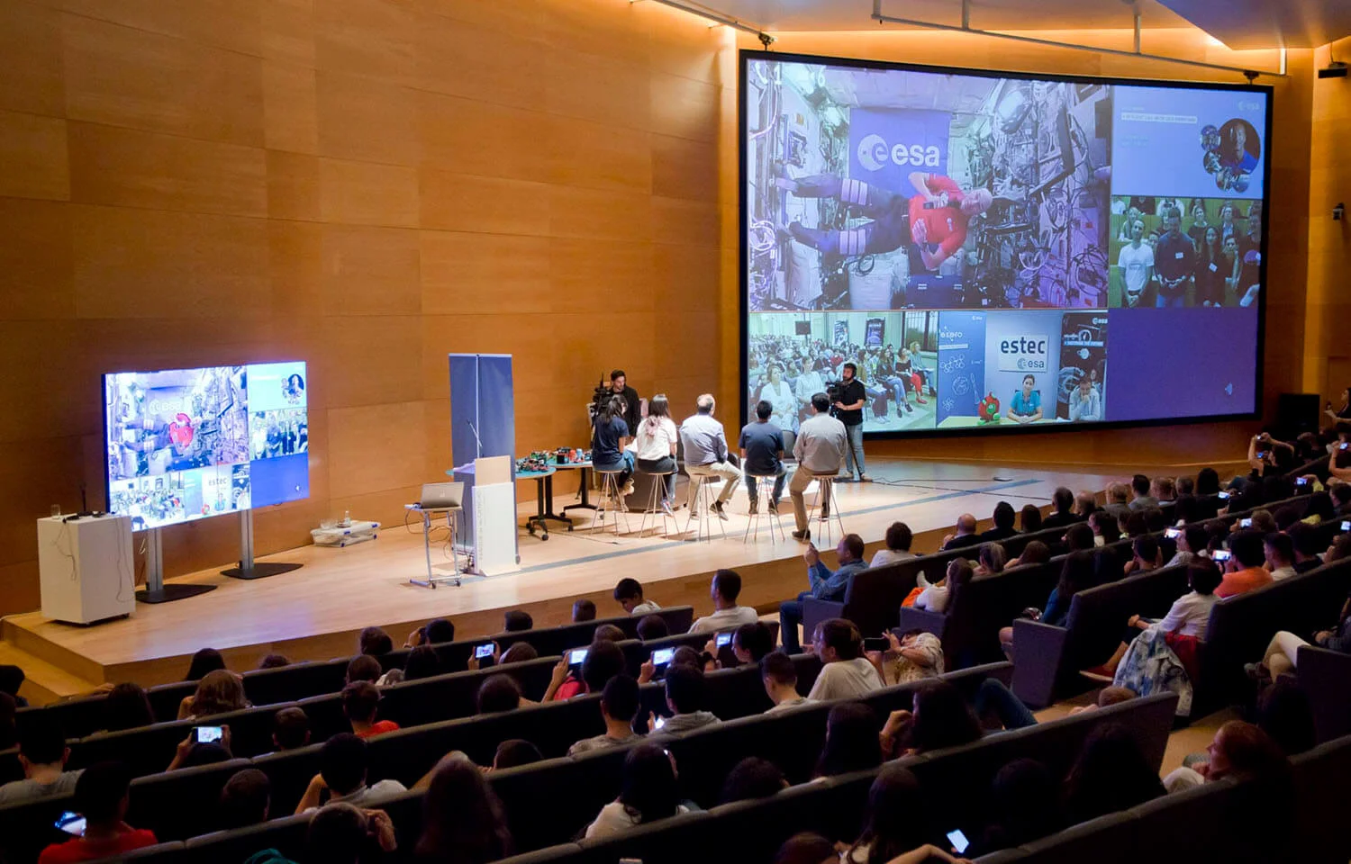 Congreso realizado en auditorio del parque de las ciencias