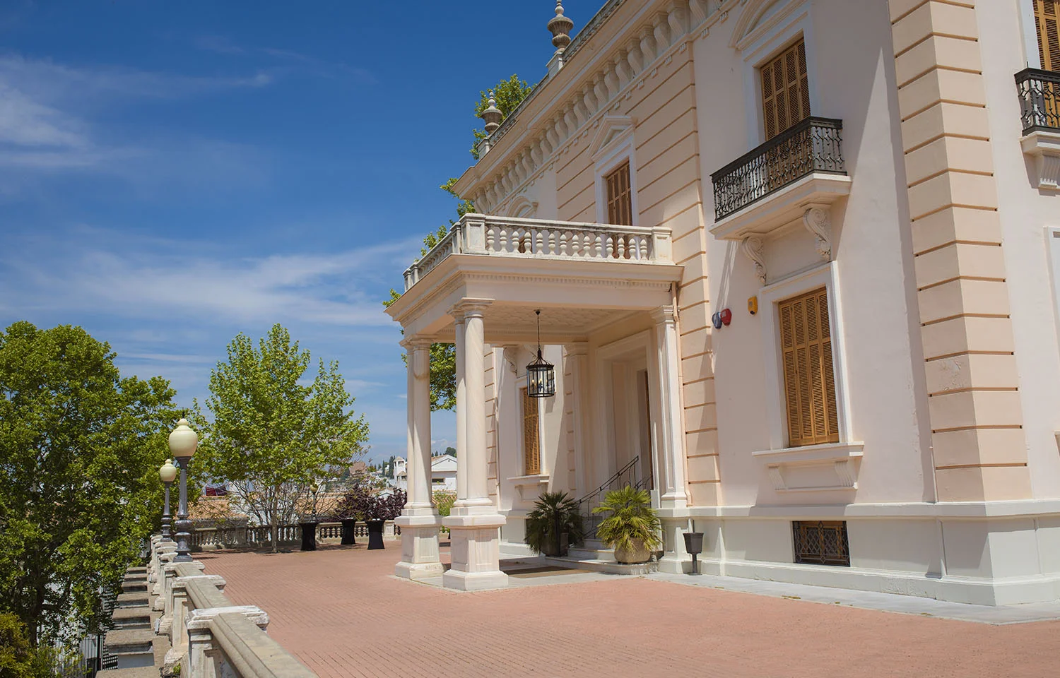 Entrada del Palacio de Quinta Alegre en Granada
